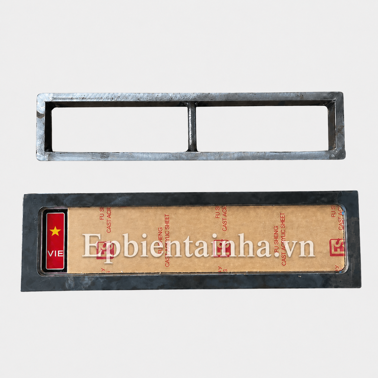 Khuôn ép thủy lực biển ô tô dài cờ mới